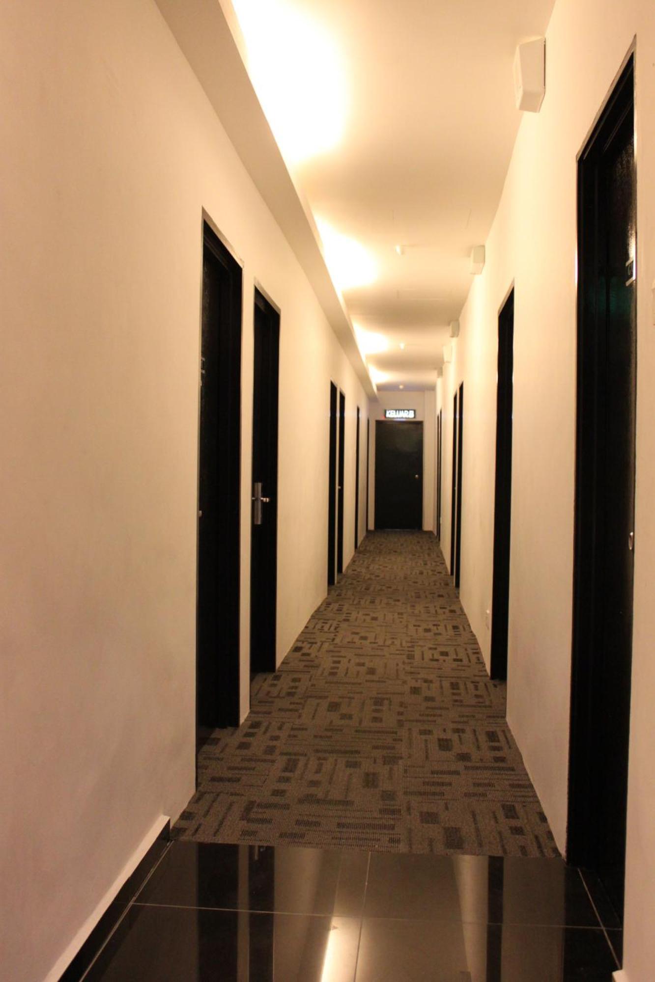 Dream Hotel Кланг Екстериор снимка