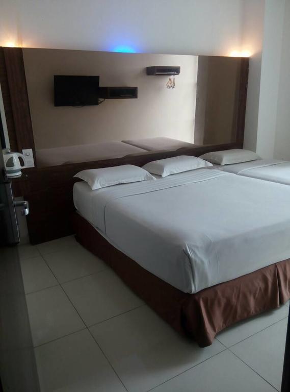 Dream Hotel Кланг Екстериор снимка