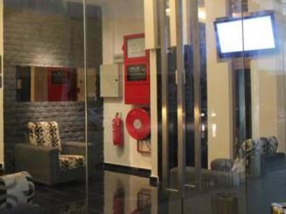Dream Hotel Кланг Екстериор снимка
