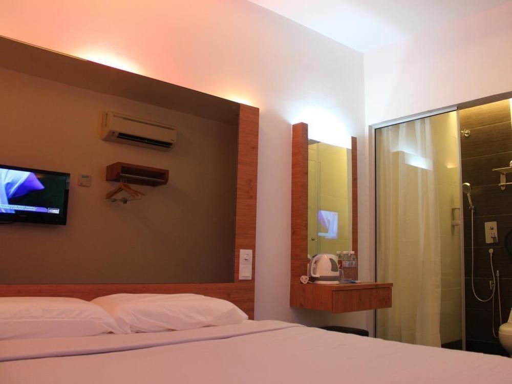 Dream Hotel Кланг Екстериор снимка
