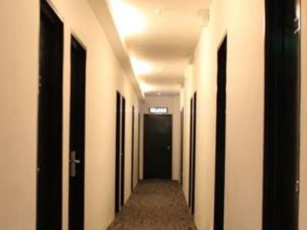 Dream Hotel Кланг Екстериор снимка