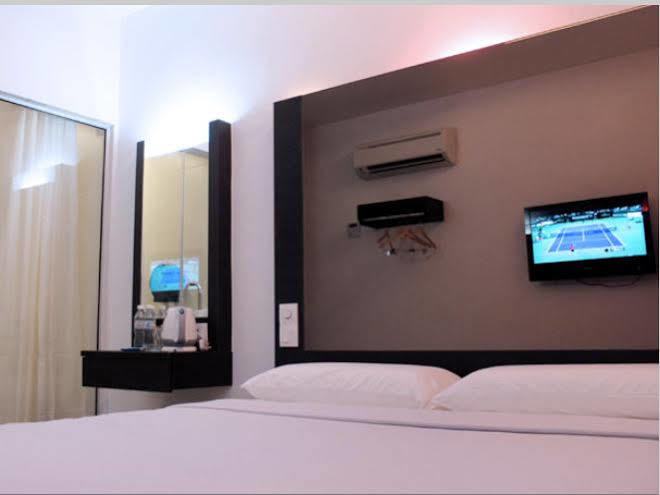 Dream Hotel Кланг Екстериор снимка